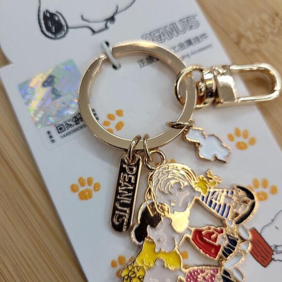 Brand New Peanuts Snoopy & Friends Keychain - Picture 4 of 8